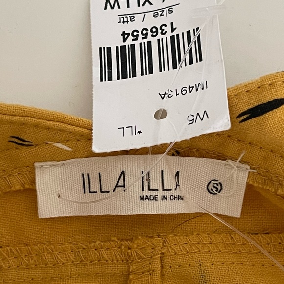 So cute!! Romper size small BNWT - Picture 3 of 3